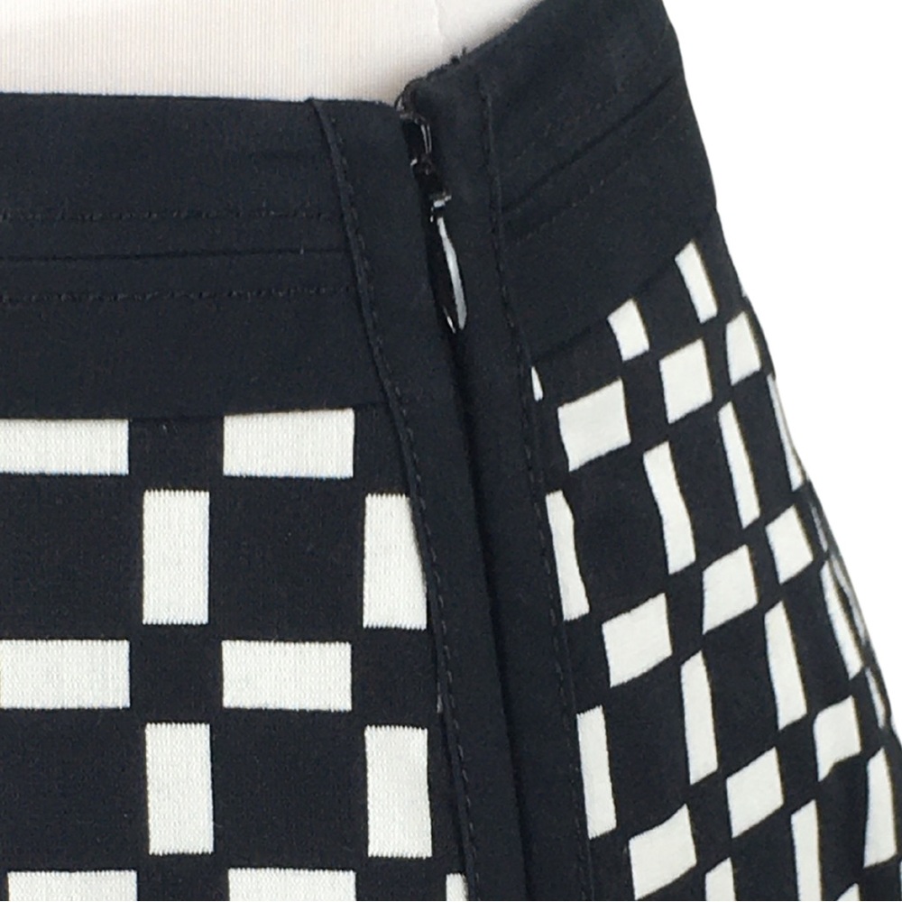 White House Black Market Full Side Zipper Geometric A-Line Midi Skirt size 6 - Picture 5 of 10